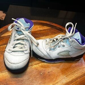 Jordan Kids Sneakers in White and Purple